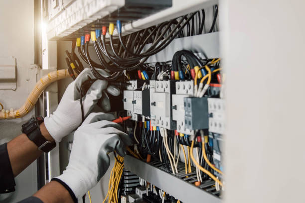 Best Licensed Electrician  in Urbandale, IA